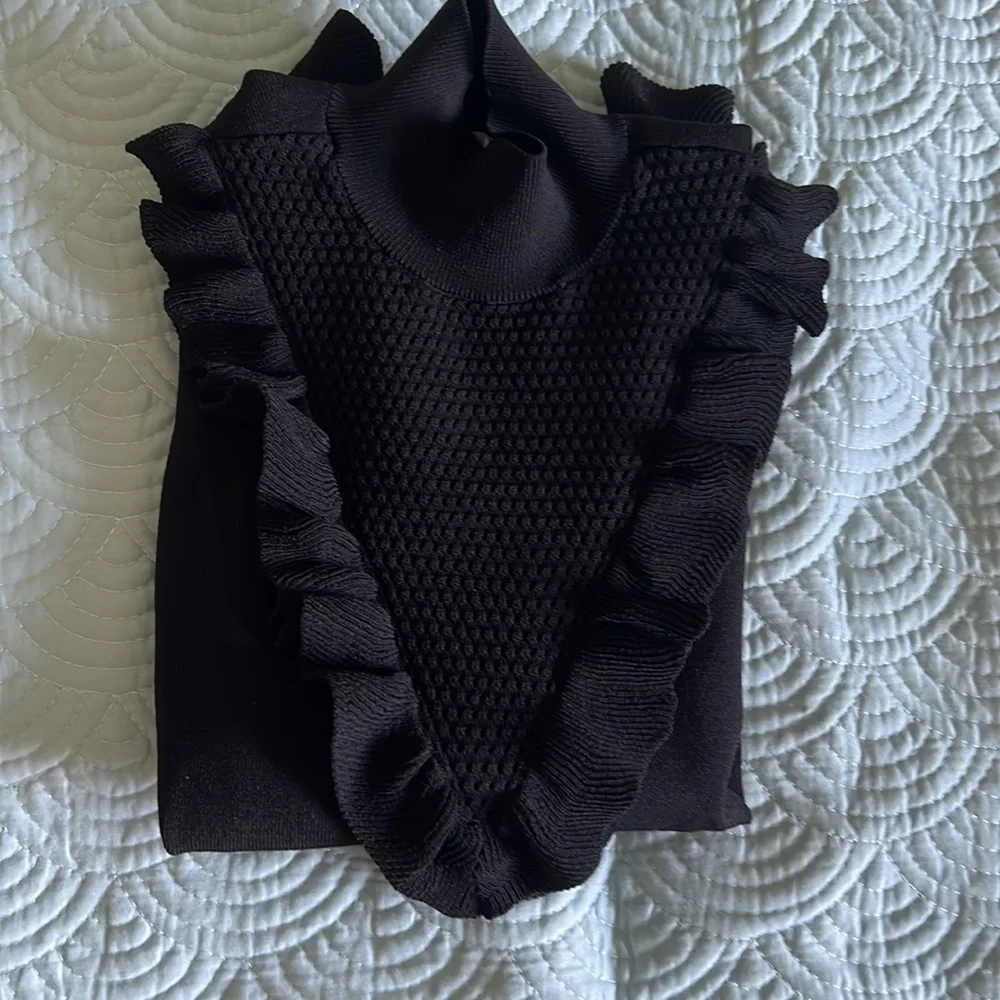 Marled Sleeveless Turtleneck with ruffles Black Small - Picture 9 of 11